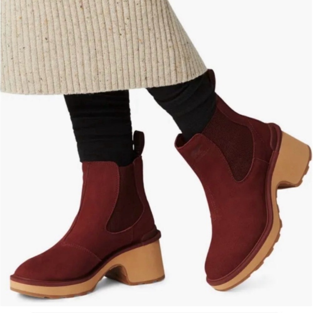 💫HP‼️💫 NWOB SOREL Hi-Line Chelsea Ankle Booties in Cranberry, Size 9.5 - Picture 1 of 8